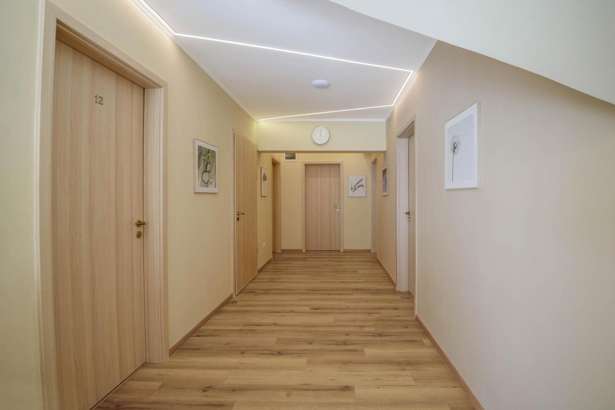 Palmy Apartmanhouse Maglod Buitenkant foto