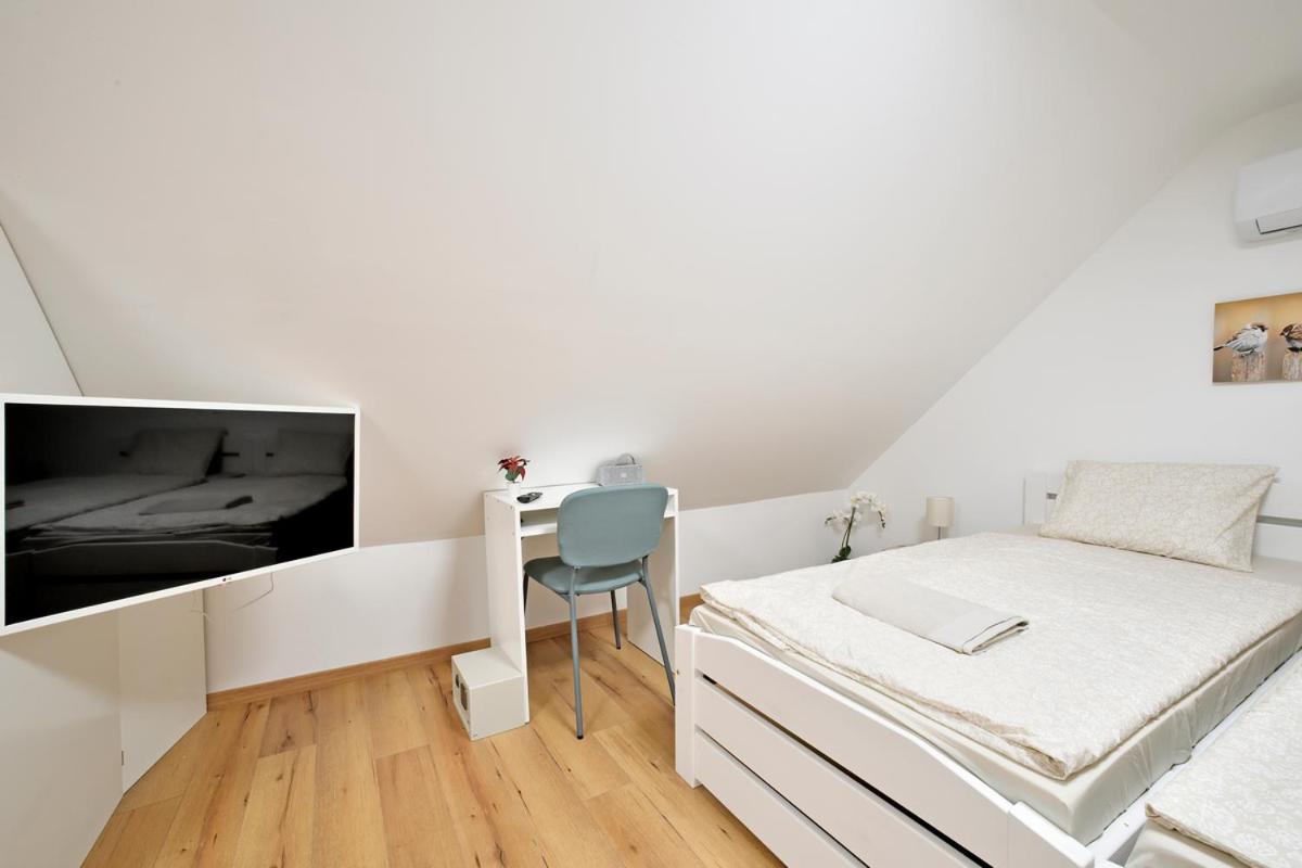 Palmy Apartmanhouse Maglod Buitenkant foto