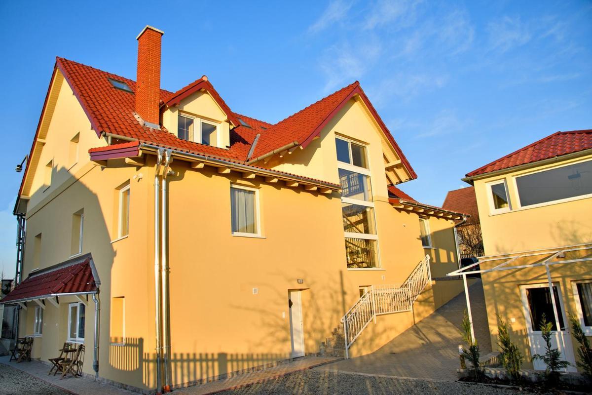 Palmy Apartmanhouse Maglod Buitenkant foto