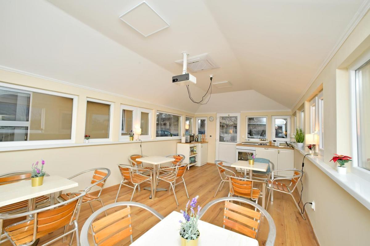 Palmy Apartmanhouse Maglod Buitenkant foto